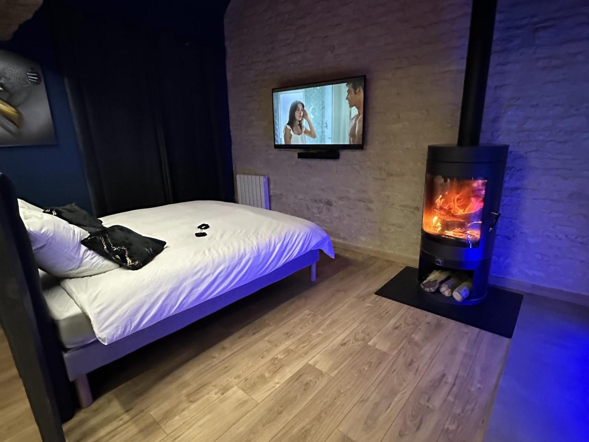 Roomandx-Loveroom-Caen-Bayeux Le Fresne-Camilly エクステリア 写真
